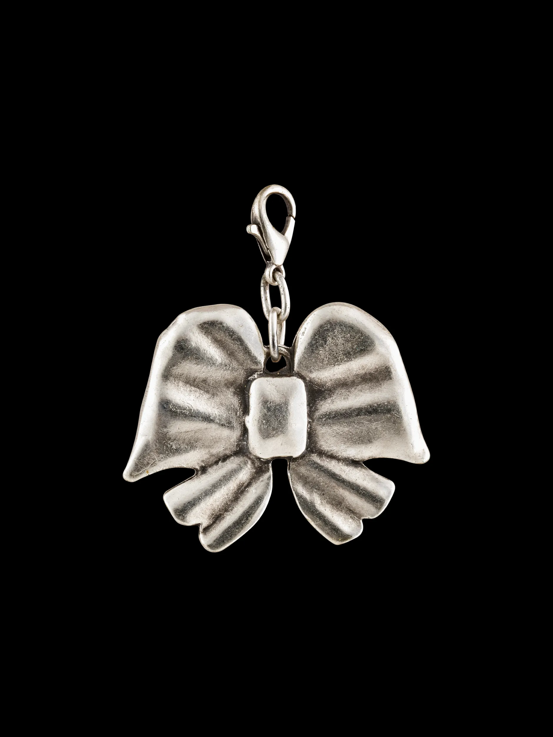 Online Susmie's Bow Charm Silver